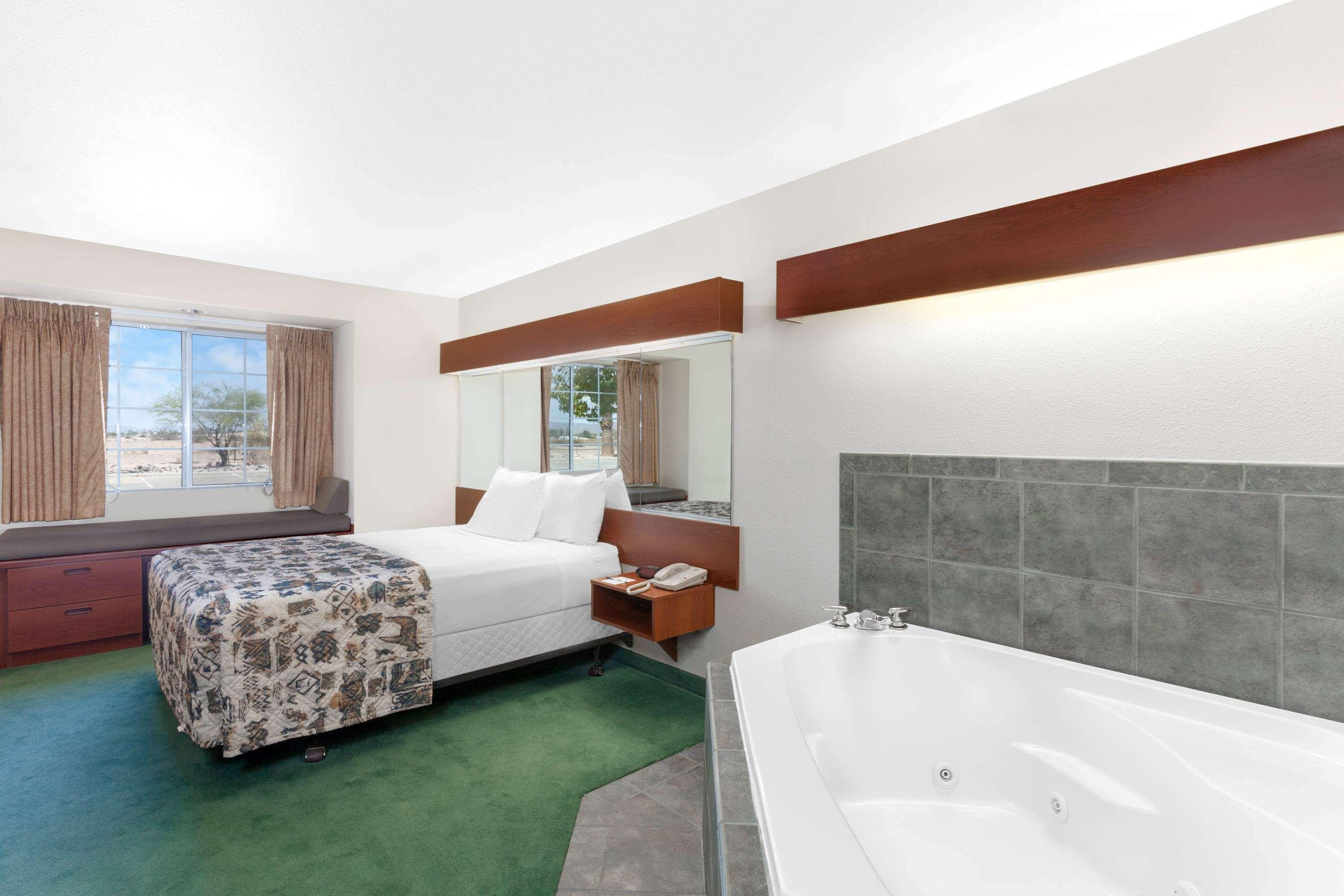 Microtel Inn & Suites By Wyndham Wellton Ngoại thất bức ảnh